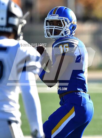 Thumbnail 3 in Serra vs. Sierra Canyon (CIF State Division 2A Final) photogallery.