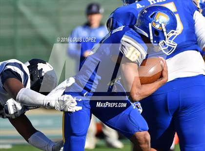 Thumbnail 2 in Serra vs. Sierra Canyon (CIF State Division 2A Final) photogallery.