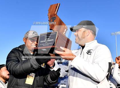 Thumbnail 2 in Serra vs. Sierra Canyon (CIF State Division 2A Final) photogallery.