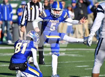 Thumbnail 2 in Serra vs. Sierra Canyon (CIF State Division 2A Final) photogallery.