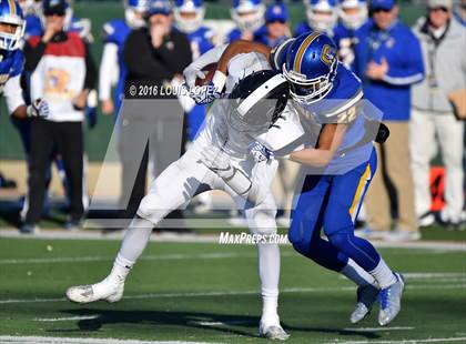 Thumbnail 3 in Serra vs. Sierra Canyon (CIF State Division 2A Final) photogallery.