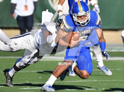 Thumbnail 1 in Serra vs. Sierra Canyon (CIF State Division 2A Final) photogallery.