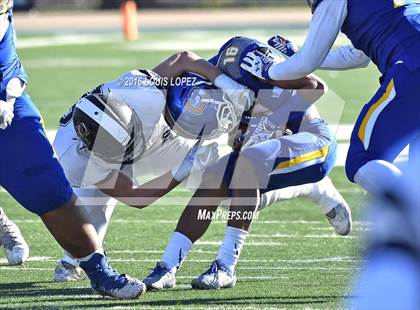 Thumbnail 1 in Serra vs. Sierra Canyon (CIF State Division 2A Final) photogallery.