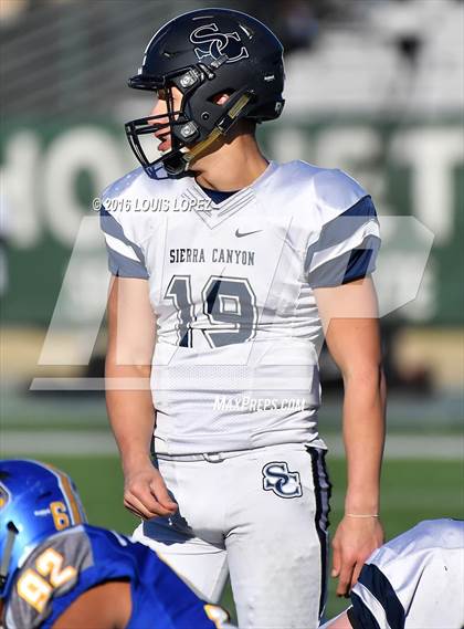 Thumbnail 1 in Serra vs. Sierra Canyon (CIF State Division 2A Final) photogallery.