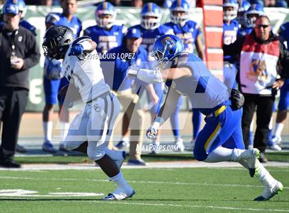 Thumbnail 2 in Serra vs. Sierra Canyon (CIF State Division 2A Final) photogallery.