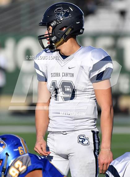 Thumbnail 2 in Serra vs. Sierra Canyon (CIF State Division 2A Final) photogallery.