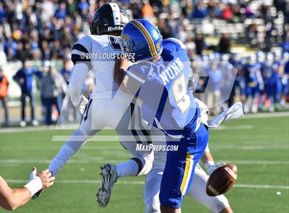 Thumbnail 3 in Serra vs. Sierra Canyon (CIF State Division 2A Final) photogallery.