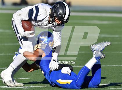 Thumbnail 1 in Serra vs. Sierra Canyon (CIF State Division 2A Final) photogallery.