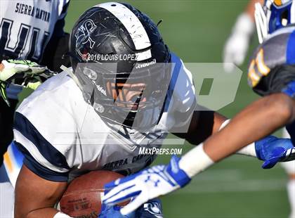 Thumbnail 3 in Serra vs. Sierra Canyon (CIF State Division 2A Final) photogallery.