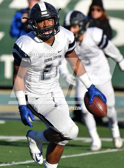 Thumbnail 1 in Serra vs. Sierra Canyon (CIF State Division 2A Final) photogallery.