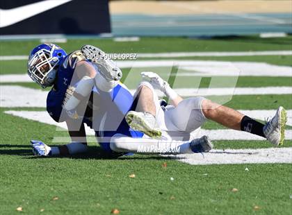 Thumbnail 1 in Serra vs. Sierra Canyon (CIF State Division 2A Final) photogallery.