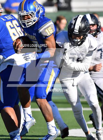 Thumbnail 2 in Serra vs. Sierra Canyon (CIF State Division 2A Final) photogallery.