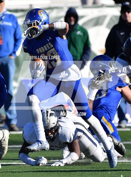 Thumbnail 3 in Serra vs. Sierra Canyon (CIF State Division 2A Final) photogallery.