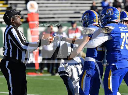 Thumbnail 1 in Serra vs. Sierra Canyon (CIF State Division 2A Final) photogallery.