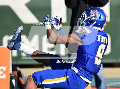Thumbnail 3 in Serra vs. Sierra Canyon (CIF State Division 2A Final) photogallery.