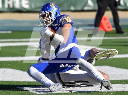 Thumbnail 3 in Serra vs. Sierra Canyon (CIF State Division 2A Final) photogallery.