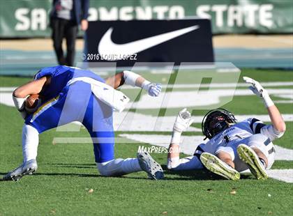 Thumbnail 2 in Serra vs. Sierra Canyon (CIF State Division 2A Final) photogallery.