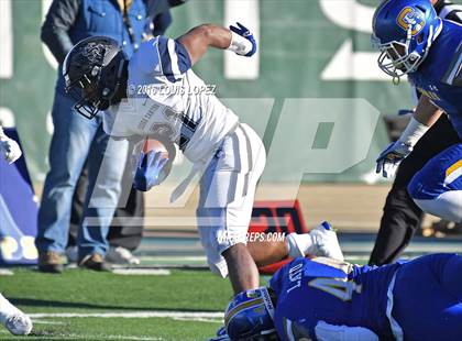 Thumbnail 1 in Serra vs. Sierra Canyon (CIF State Division 2A Final) photogallery.