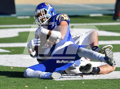 Thumbnail 1 in Serra vs. Sierra Canyon (CIF State Division 2A Final) photogallery.