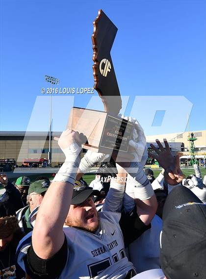 Thumbnail 1 in Serra vs. Sierra Canyon (CIF State Division 2A Final) photogallery.