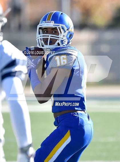 Thumbnail 2 in Serra vs. Sierra Canyon (CIF State Division 2A Final) photogallery.