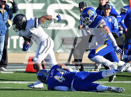 Thumbnail 3 in Serra vs. Sierra Canyon (CIF State Division 2A Final) photogallery.