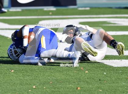 Thumbnail 1 in Serra vs. Sierra Canyon (CIF State Division 2A Final) photogallery.