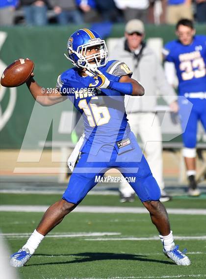 Thumbnail 1 in Serra vs. Sierra Canyon (CIF State Division 2A Final) photogallery.