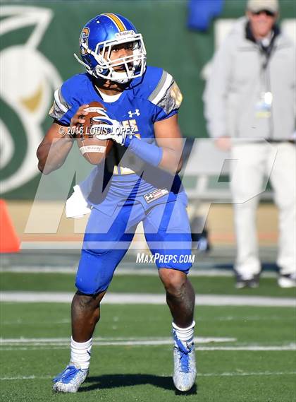 Thumbnail 3 in Serra vs. Sierra Canyon (CIF State Division 2A Final) photogallery.