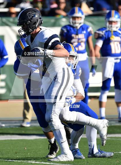 Thumbnail 3 in Serra vs. Sierra Canyon (CIF State Division 2A Final) photogallery.