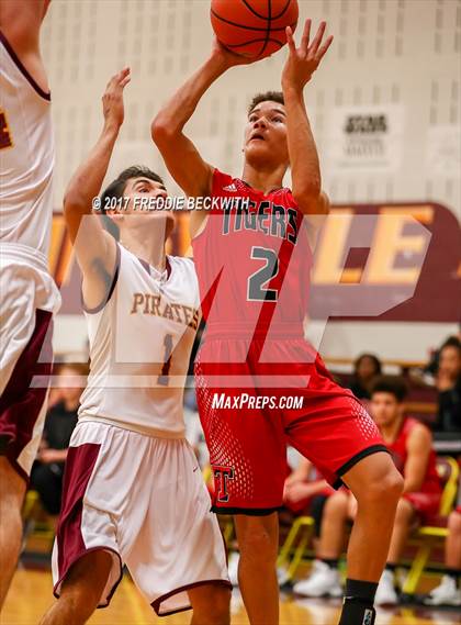 Thumbnail 2 in Trenton @ Collinsville photogallery.