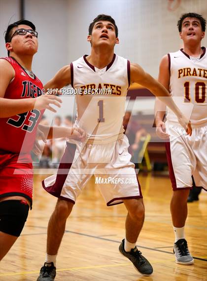 Thumbnail 2 in Trenton @ Collinsville photogallery.