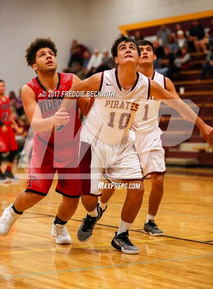 Thumbnail 3 in Trenton @ Collinsville photogallery.