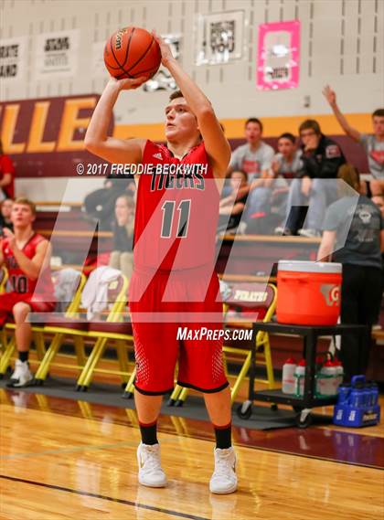 Thumbnail 1 in Trenton @ Collinsville photogallery.