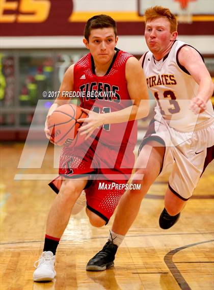 Thumbnail 1 in Trenton @ Collinsville photogallery.