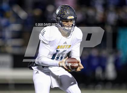 Thumbnail 1 in Liberty North @ Liberty (MSHSAA Class 6 Quarterfinal) photogallery.
