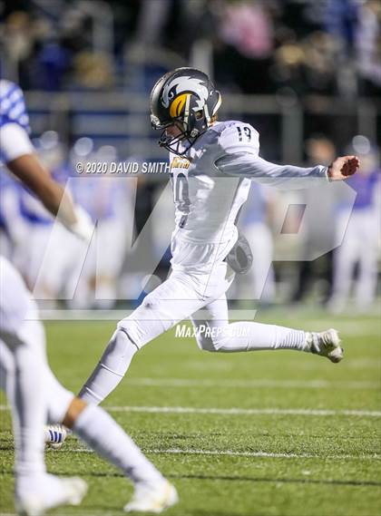 Thumbnail 3 in Liberty North @ Liberty (MSHSAA Class 6 Quarterfinal) photogallery.