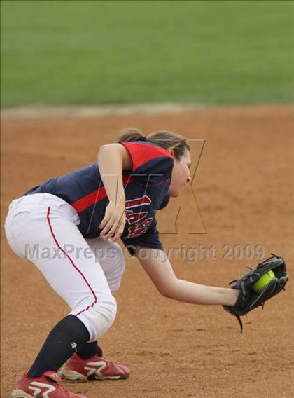 Thumbnail 1 in Marymount vs. La Salle (CIF SS DVI Final) photogallery.