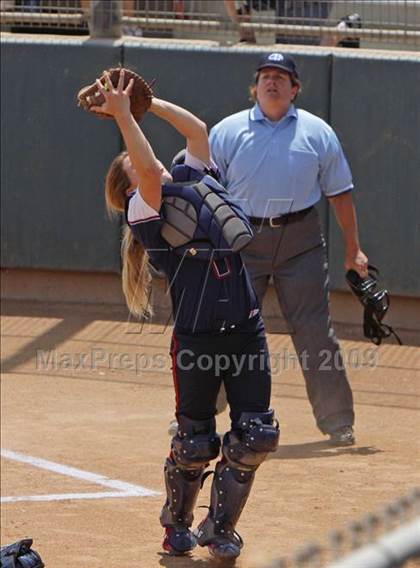 Thumbnail 3 in Marymount vs. La Salle (CIF SS DVI Final) photogallery.
