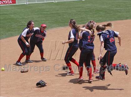 Thumbnail 1 in Marymount vs. La Salle (CIF SS DVI Final) photogallery.