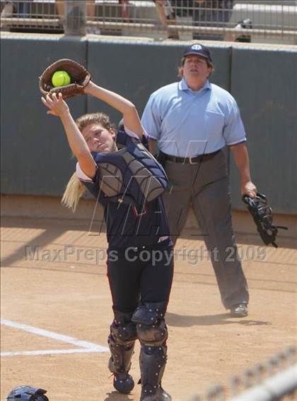 Thumbnail 1 in Marymount vs. La Salle (CIF SS DVI Final) photogallery.