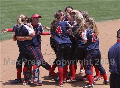 Thumbnail 2 in Marymount vs. La Salle (CIF SS DVI Final) photogallery.