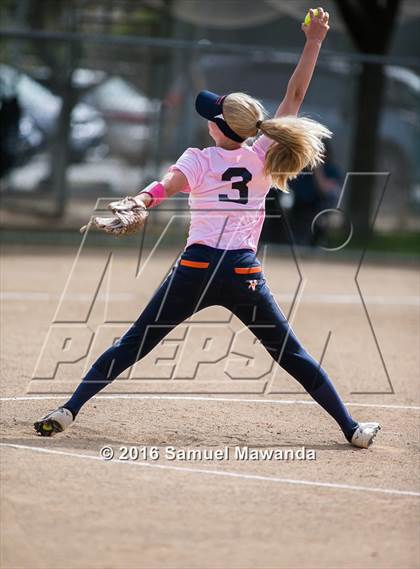 Thumbnail 2 in Chaminade vs  Notre Dame (SO) photogallery.