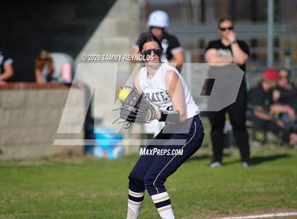 Thumbnail 1 in Lindsay @ Perrin-Whitt photogallery.