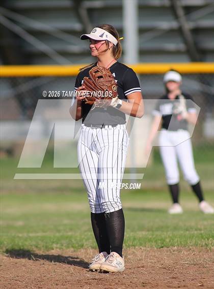 Thumbnail 3 in Lindsay @ Perrin-Whitt photogallery.