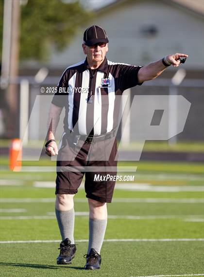 Thumbnail 3 in Grand Saline vs Palmer photogallery.