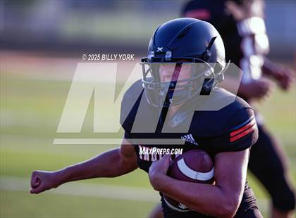 Thumbnail 3 in Grand Saline vs Palmer photogallery.