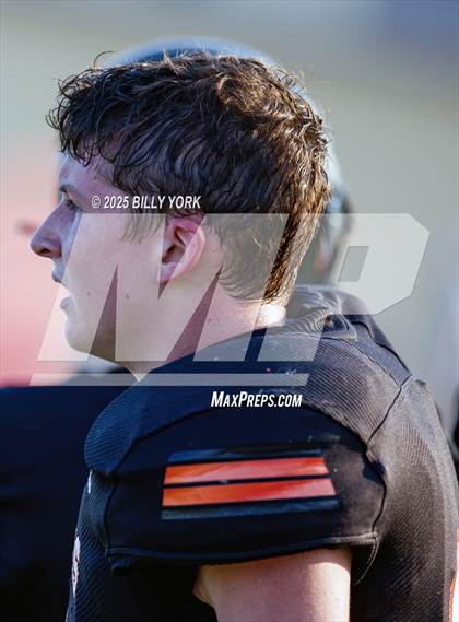 Thumbnail 2 in Grand Saline vs Palmer photogallery.