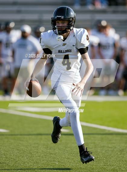 Thumbnail 1 in Grand Saline vs Palmer photogallery.