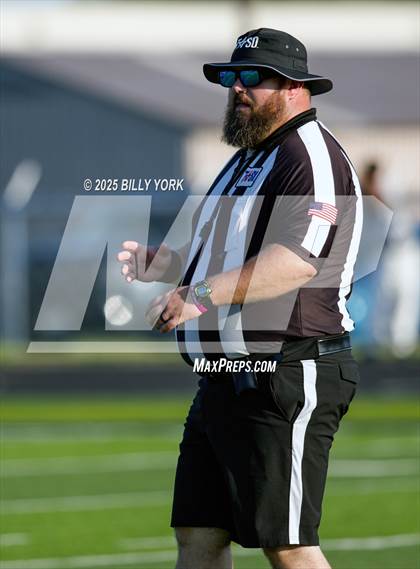 Thumbnail 3 in Grand Saline vs Palmer photogallery.